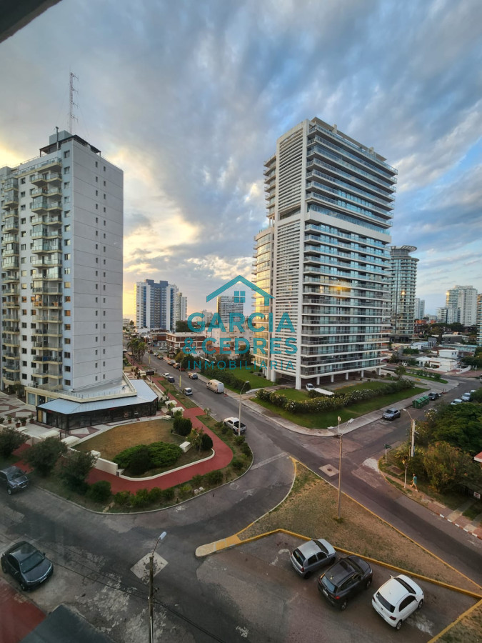 Apartamento ID.150 - Oportunidad en Torre del plata II, Playa brava, 1 dormitorio en venta Punta del este