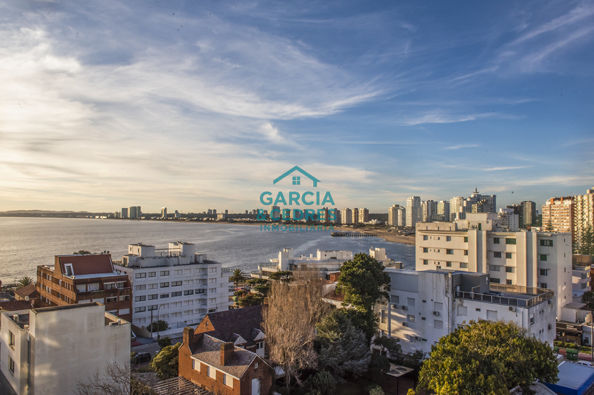 Apartamento ID.455 - Vende departamento de 3 dormitorios con vista al Puerto, Punta del Este