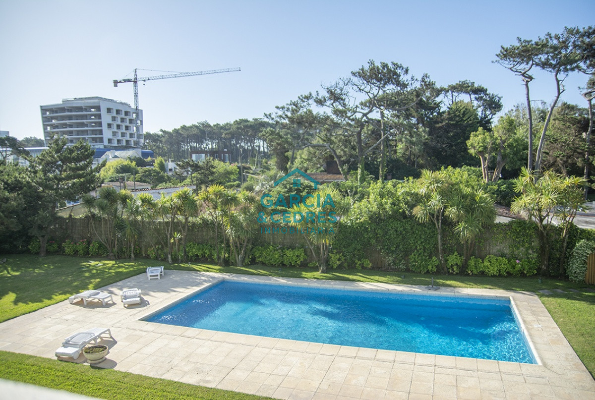 Apartamento ID.457 - Departamento en edificio Esturión, frente al mar, 3 dormitorios en venta