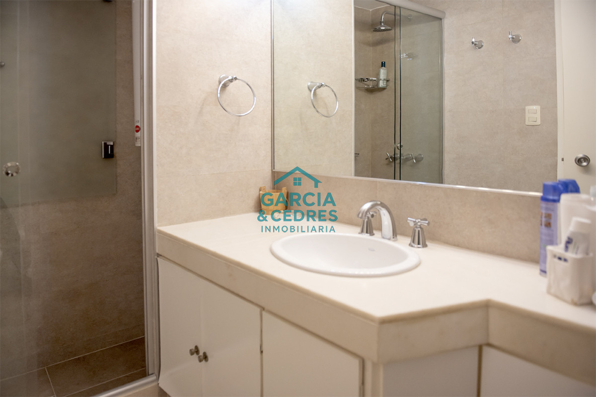 Apartamento ID.455 - Vende departamento de 3 dormitorios con vista al Puerto, Punta del Este