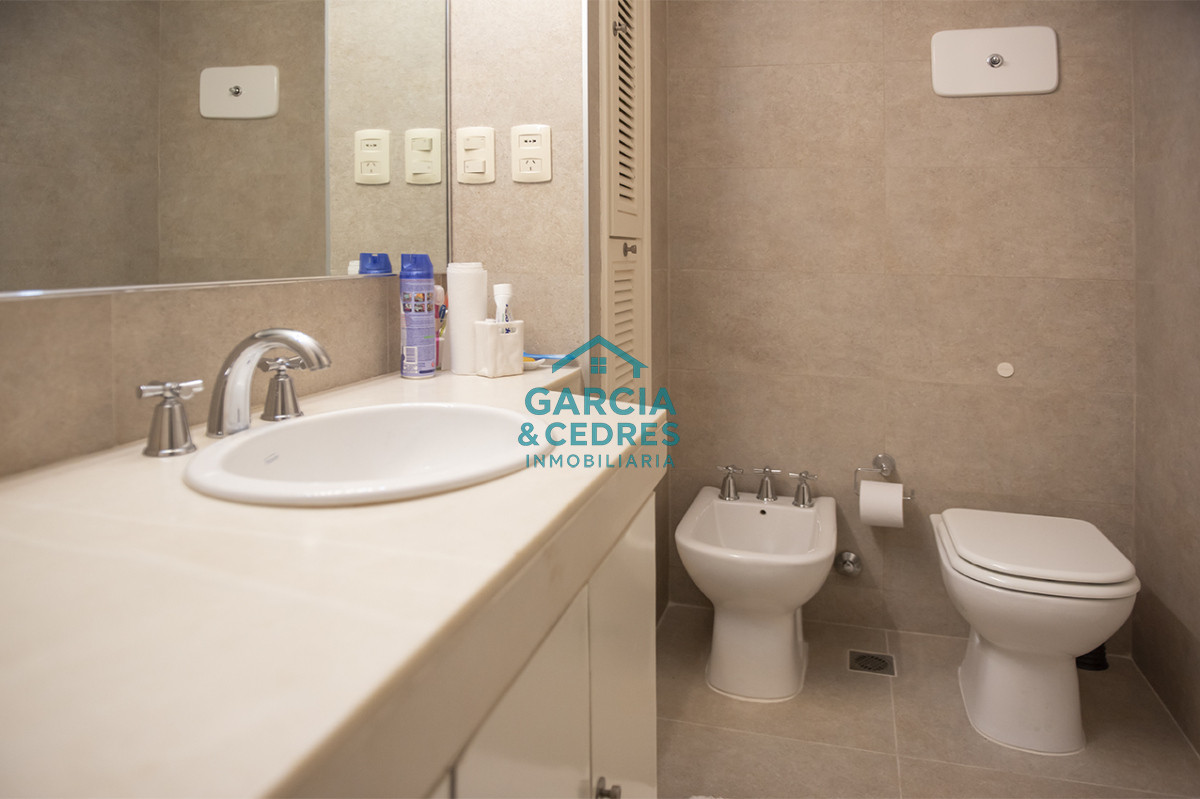 Apartamento ID.455 - Vende departamento de 3 dormitorios con vista al Puerto, Punta del Este