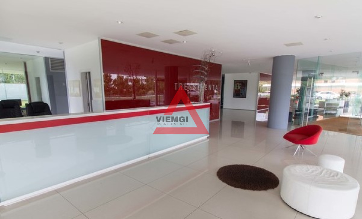 Apartamento ID.306 - Vende apartamento de 3 dormitorios esquinero en Punta del Este