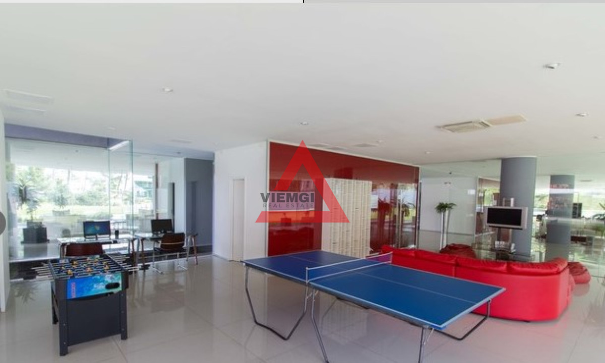 Apartamento ID.306 - Vende apartamento de 3 dormitorios esquinero en Punta del Este