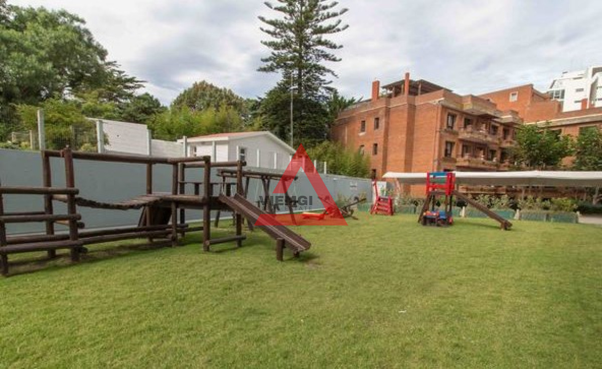 Apartamento ID.306 - Vende apartamento de 3 dormitorios esquinero en Punta del Este