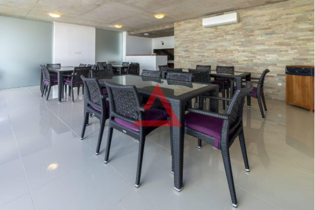 Apartamento ID.314 - Departamento de 2 suites + depedencia en venta Frente al mar.