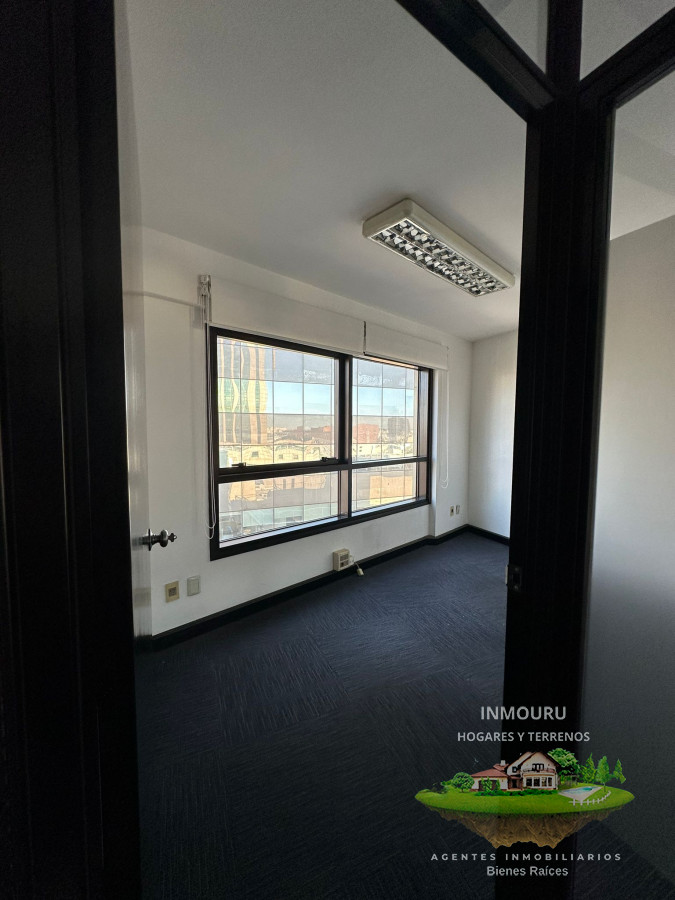 Oficina ID.350 - Oficina en Ciudad Vieja, excelente ubicación y vistas. VENTA O ALQUILER