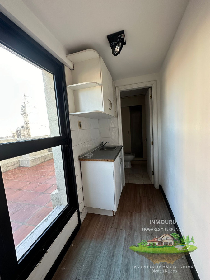 Oficina ID.350 - Oficina en Ciudad Vieja, excelente ubicación y vistas. VENTA O ALQUILER