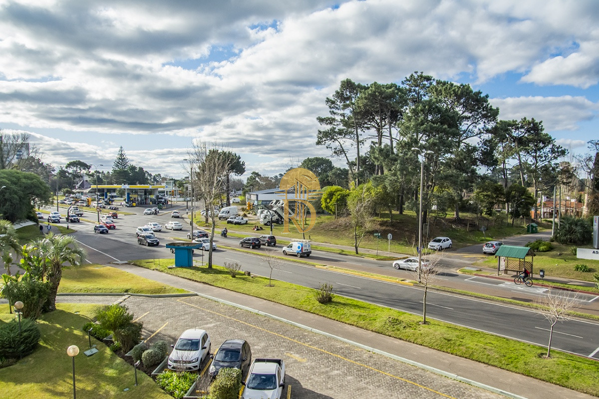 Apartamento en venta de 2 dormitorios en Parada 18 de Av. Roosevelt, Punta del Este -id-224-7