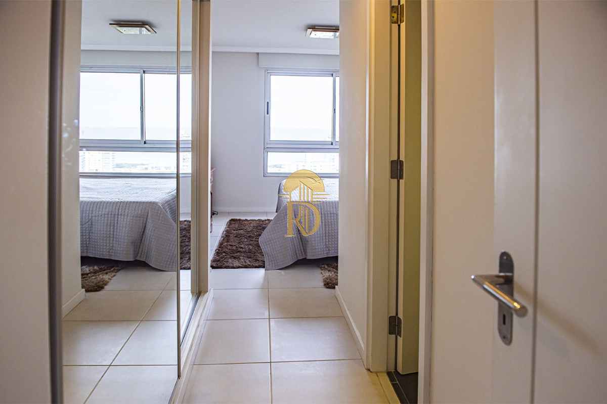 Se vende apartamento en ocean drive II de 3 dormitorios, Punta del Este -id-86-21