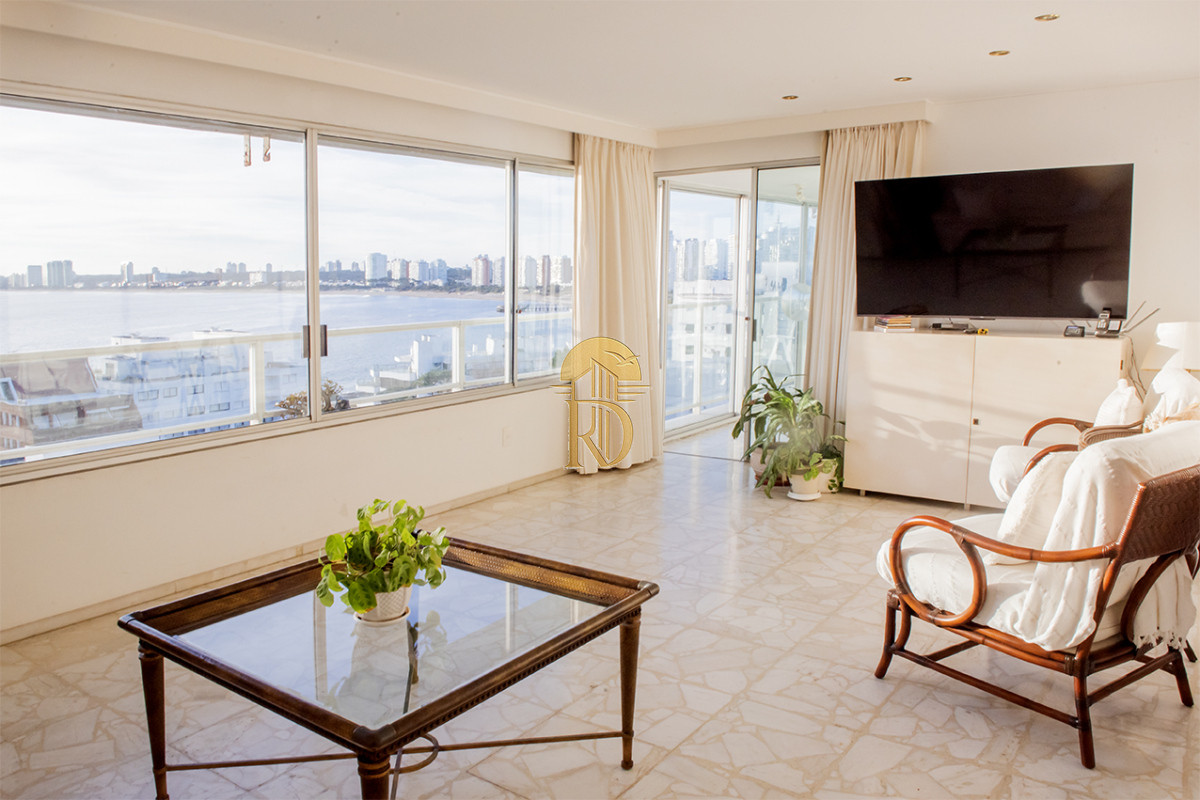 Vende departamento de 3 dormitorios con vista al Puerto, Punta del Este -id-207-2