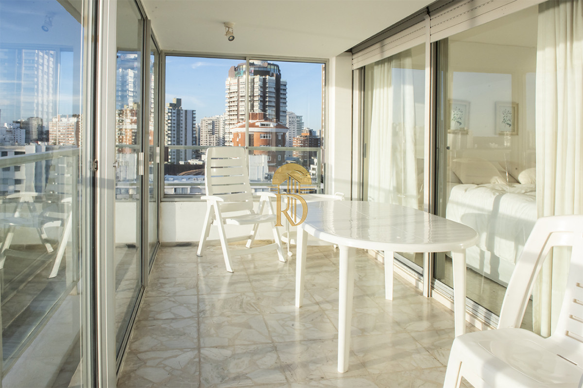 Vende departamento de 3 dormitorios con vista al Puerto, Punta del Este -id-207-9
