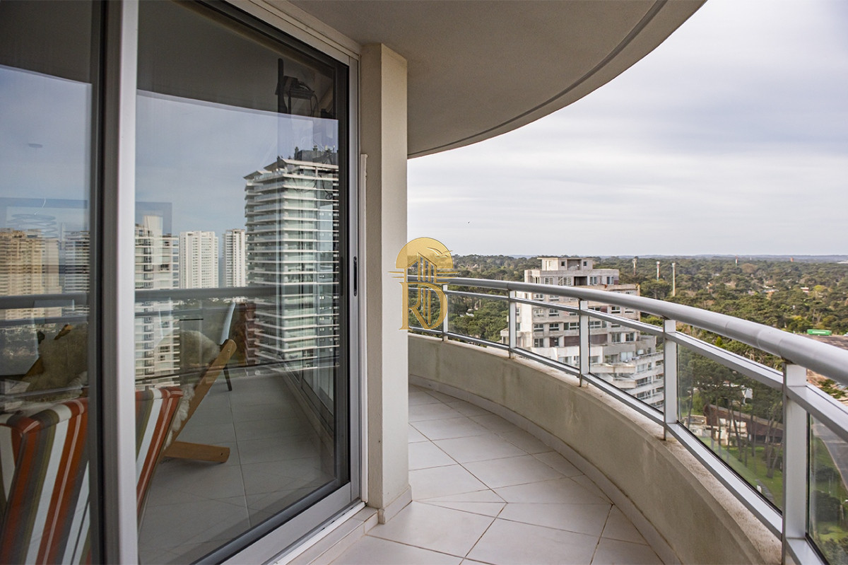Se vende apartamento en ocean drive II de 3 dormitorios, Punta del Este -id-86-8
