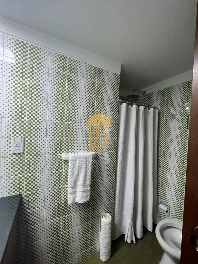 En venta apartamento de 2 mas dep. en Península, Punta del Este -id-635-10