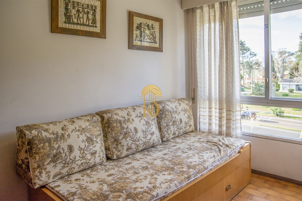 Apartamento en venta de 2 dormitorios en Parada 18 de Av. Roosevelt, Punta del Este -id-224-13