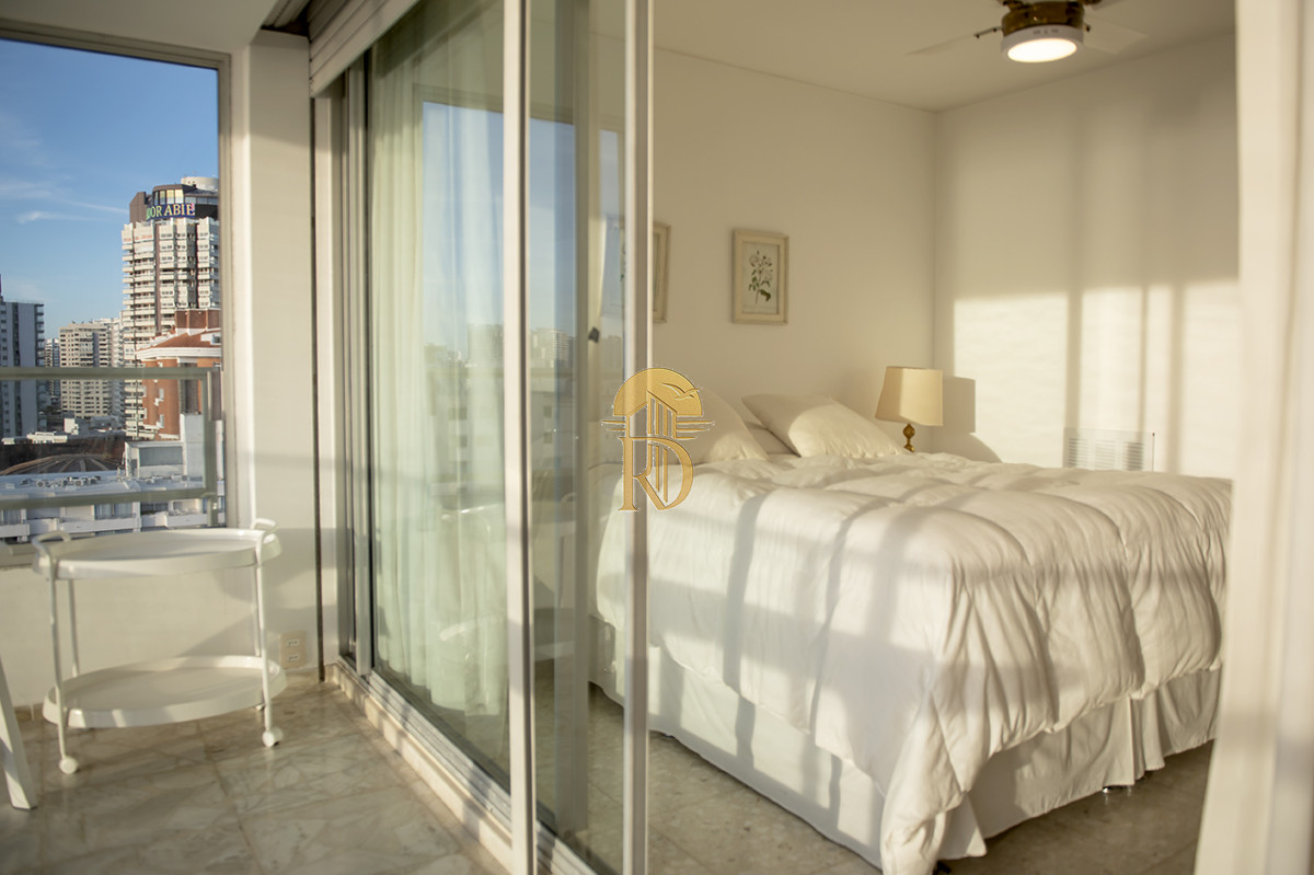 Vende departamento de 3 dormitorios con vista al Puerto, Punta del Este -id-207-15
