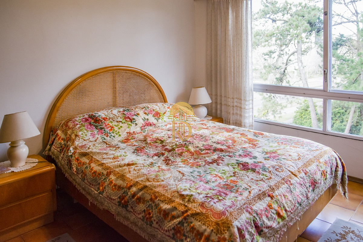 Apartamento en venta de 2 dormitorios en Parada 18 de Av. Roosevelt, Punta del Este -id-224-18
