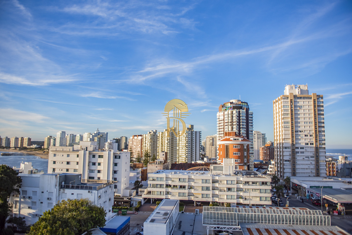 Vende departamento de 3 dormitorios con vista al Puerto, Punta del Este -id-207-29