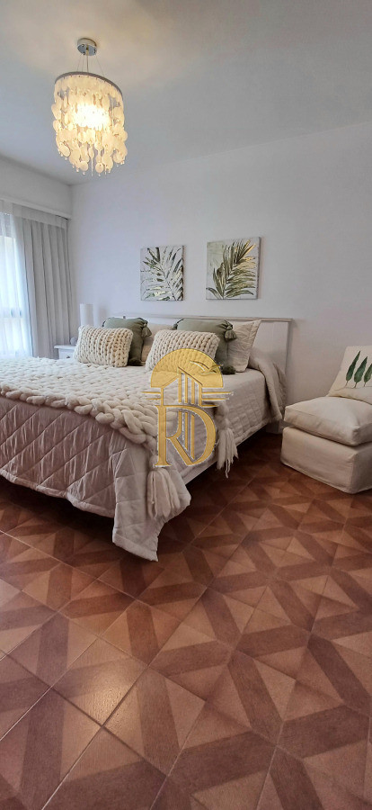 En venta apartamento de 2 mas dep. en Península, Punta del Este -id-635-15