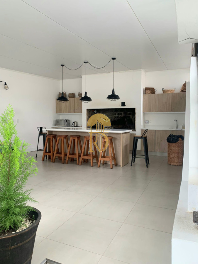 En venta apartamento de 2 mas dep. en Península, Punta del Este -id-635-23