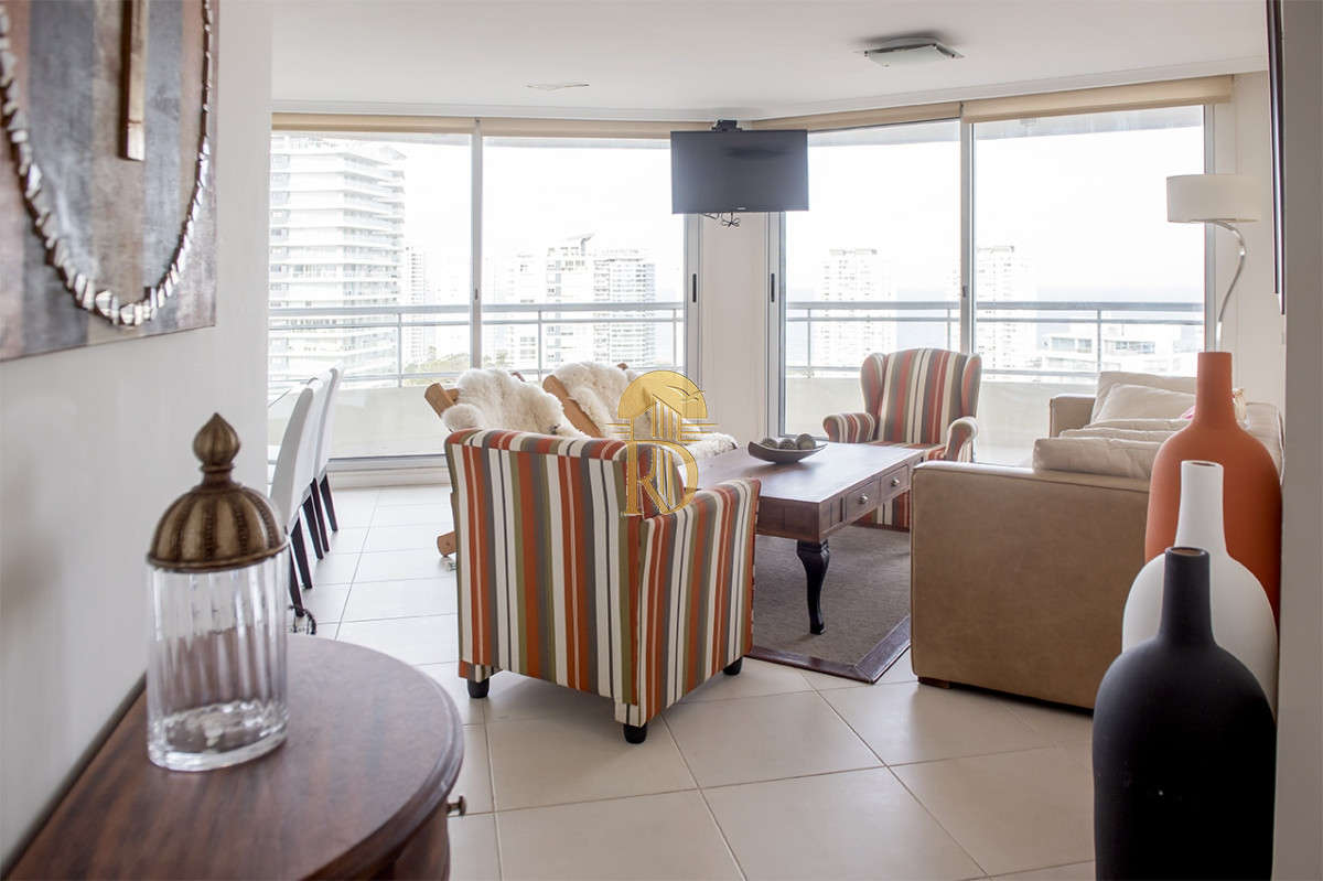 Se vende apartamento en ocean drive II de 3 dormitorios, Punta del Este -id-86-6