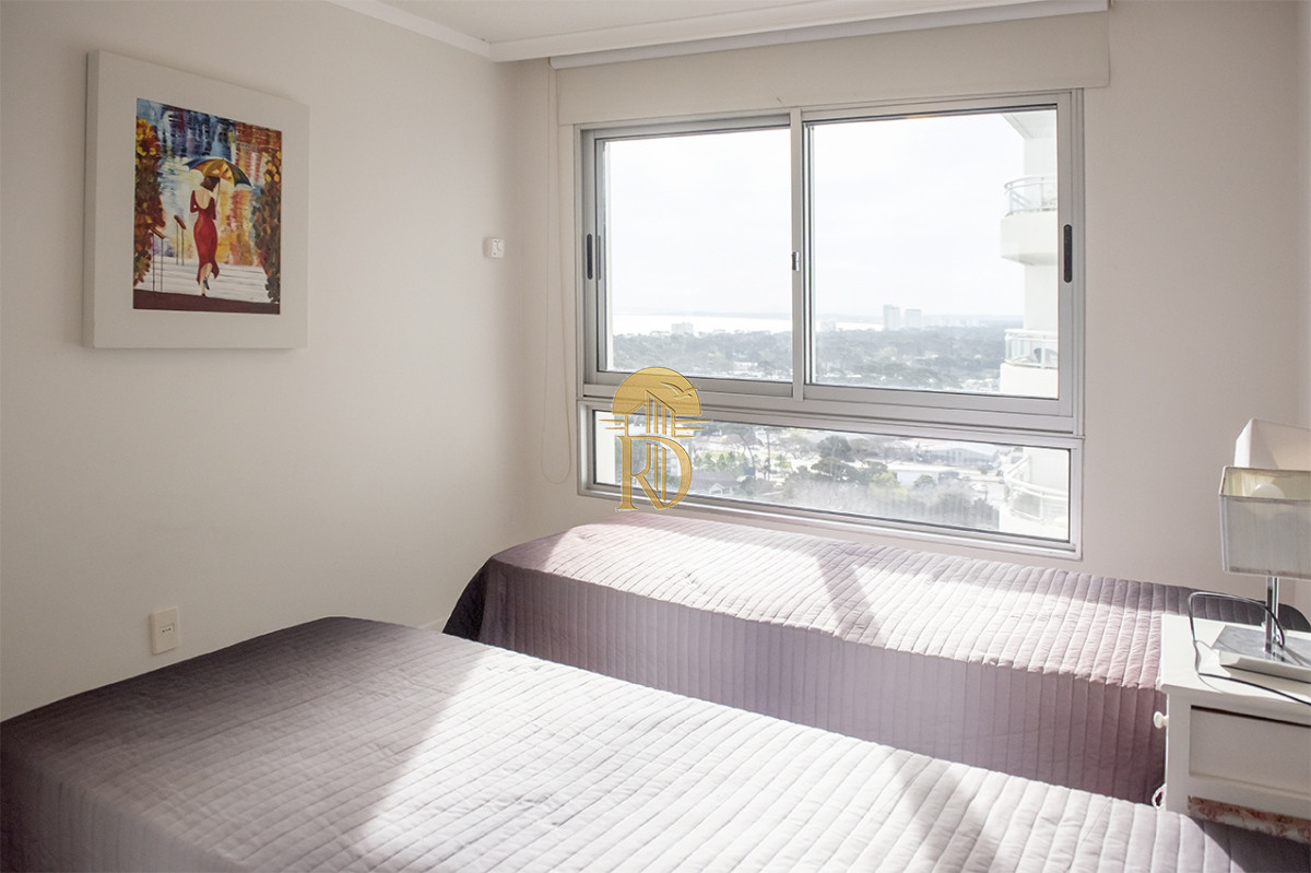 Se vende apartamento en ocean drive II de 3 dormitorios, Punta del Este -id-86-24