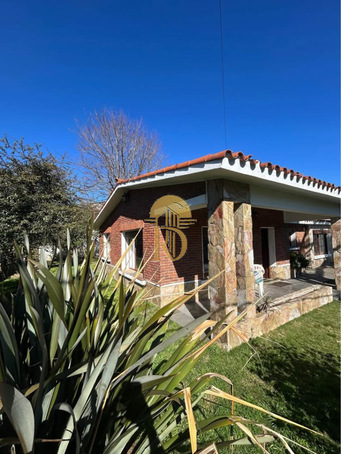 Vende Casa en Pinares de 2 dormitorios, Punta del este -id-380-1
