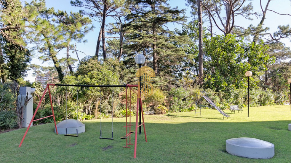 Apartamento en venta de 2 dormitorios en Parada 18 de Av. Roosevelt, Punta del Este -id-224-25