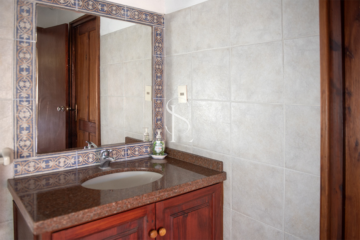 Casa ID.267 - Muy linda casa en venta, zona inmejorable, 3 dormitorios y servicio