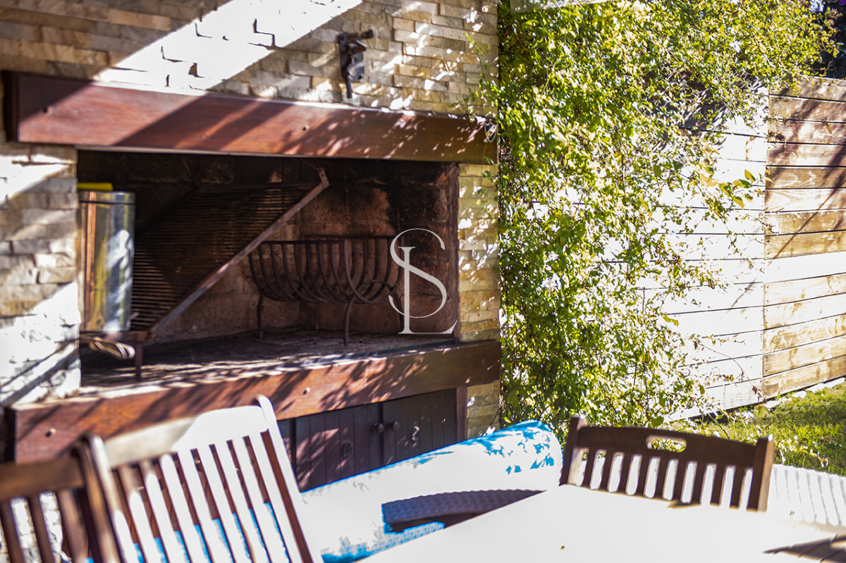 Casa ID.267 - Muy linda casa en venta, zona inmejorable, 3 dormitorios y servicio