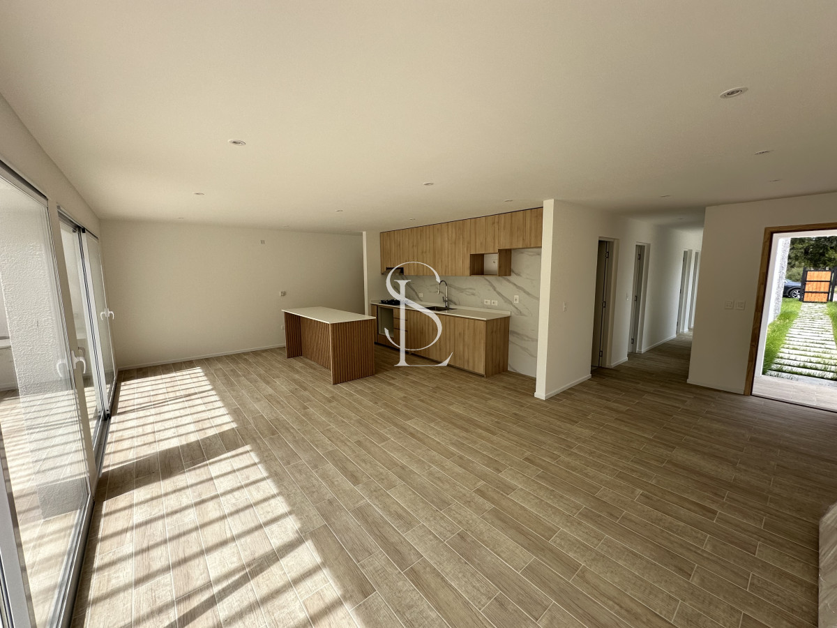 Casa ID.112 - Vende casa de 3 dormitorios a estrenar