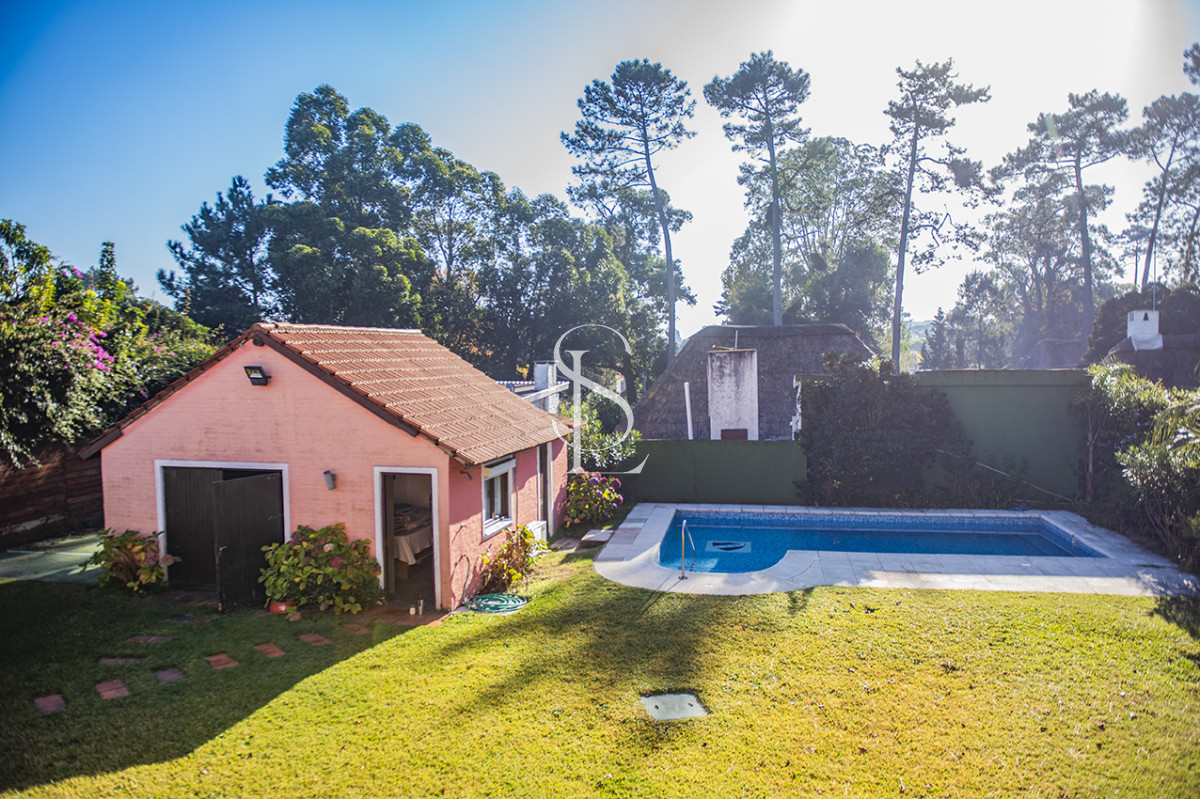 Casa ID.267 - Muy linda casa en venta, zona inmejorable, 3 dormitorios y servicio