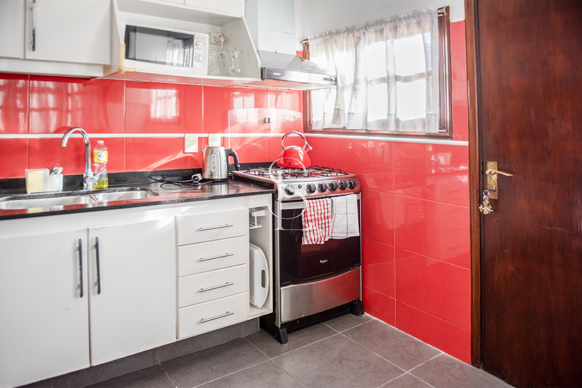 Casa ID.267 - Muy linda casa en venta, zona inmejorable, 3 dormitorios y servicio