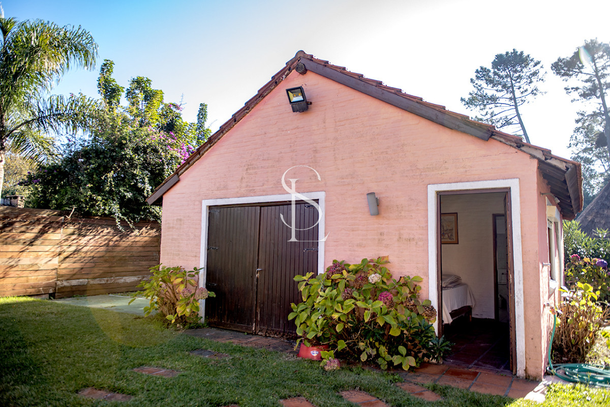 Casa ID.267 - Muy linda casa en venta, zona inmejorable, 3 dormitorios y servicio