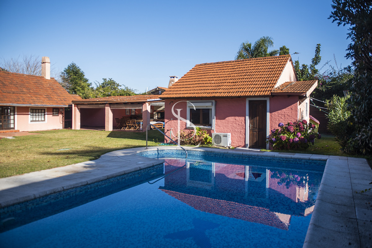 Casa ID.267 - Muy linda casa en venta, zona inmejorable, 3 dormitorios y servicio