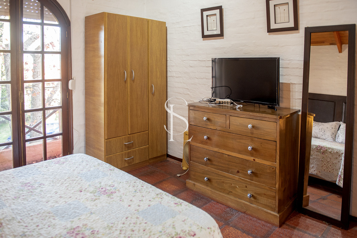 Casa ID.267 - Muy linda casa en venta, zona inmejorable, 3 dormitorios y servicio