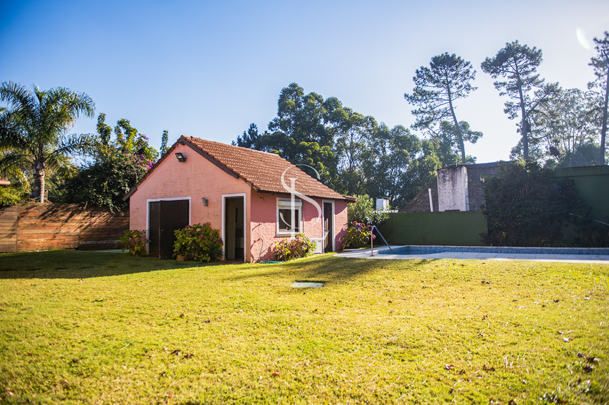 Casa ID.267 - Muy linda casa en venta, zona inmejorable, 3 dormitorios y servicio