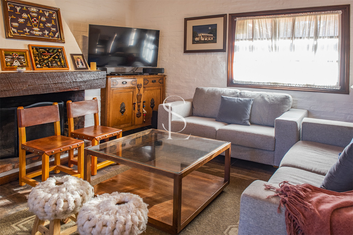 Casa ID.267 - Muy linda casa en venta, zona inmejorable, 3 dormitorios y servicio