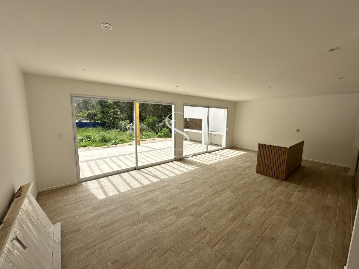 Casa ID.112 - Vende casa de 3 dormitorios a estrenar