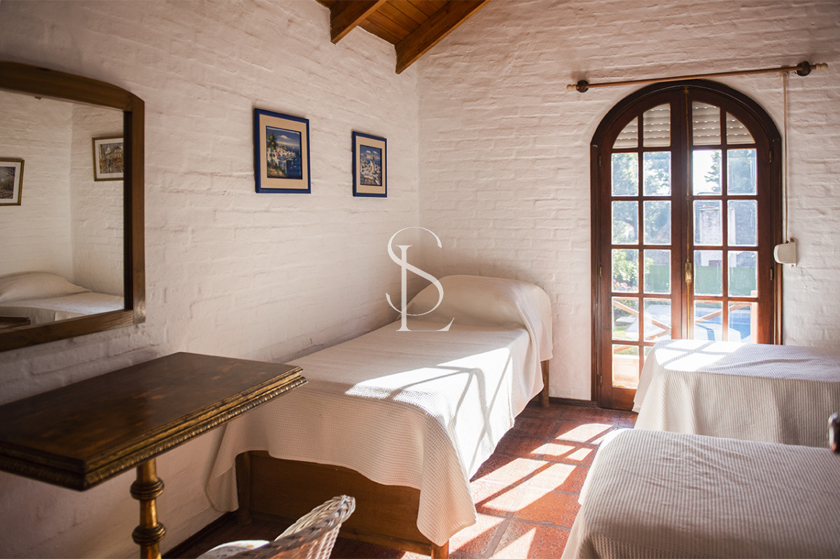 Casa ID.267 - Muy linda casa en venta, zona inmejorable, 3 dormitorios y servicio