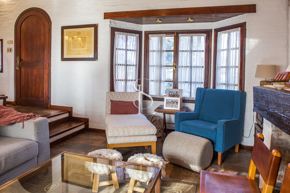 Casa ID.267 - Muy linda casa en venta, zona inmejorable, 3 dormitorios y servicio