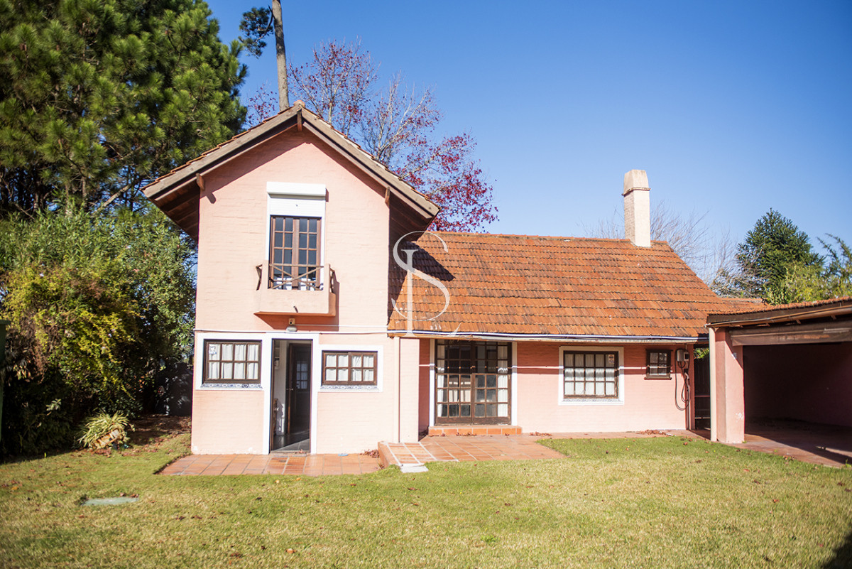 Casa ID.267 - Muy linda casa en venta, zona inmejorable, 3 dormitorios y servicio