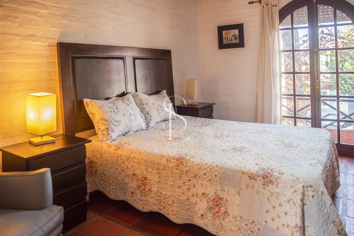 Casa ID.267 - Muy linda casa en venta, zona inmejorable, 3 dormitorios y servicio