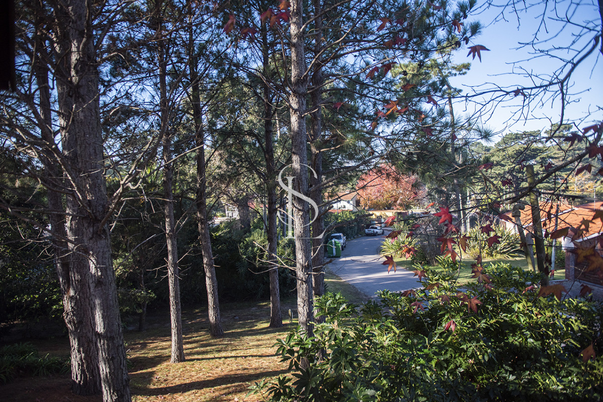 Casa ID.267 - Muy linda casa en venta, zona inmejorable, 3 dormitorios y servicio