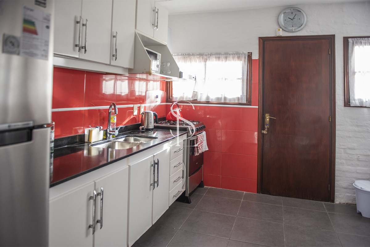 Casa ID.267 - Muy linda casa en venta, zona inmejorable, 3 dormitorios y servicio