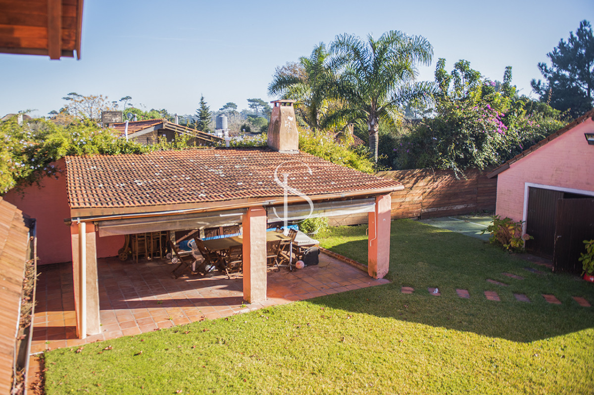 Casa ID.267 - Muy linda casa en venta, zona inmejorable, 3 dormitorios y servicio