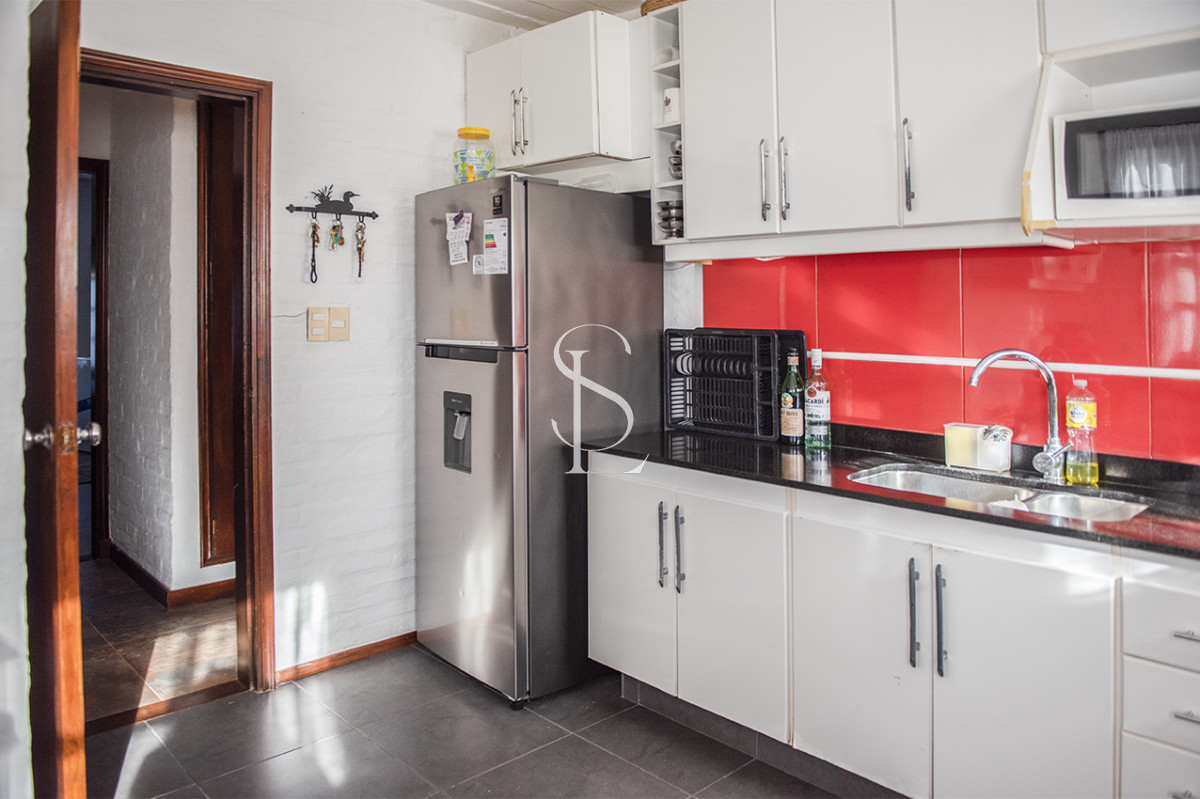 Casa ID.267 - Muy linda casa en venta, zona inmejorable, 3 dormitorios y servicio