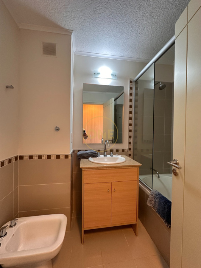 Apartamento ID.2225 - Hermoso apartamento en venta de 3 dormitorios y dependencia en Punta del Este.