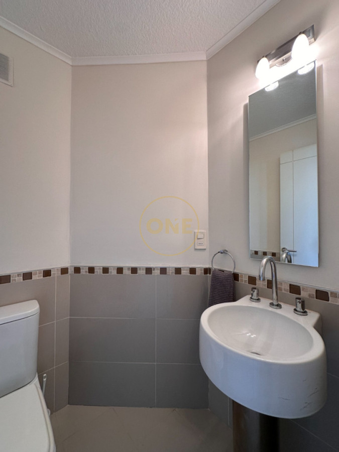 Apartamento ID.2225 - Hermoso apartamento en venta de 3 dormitorios y dependencia en Punta del Este.