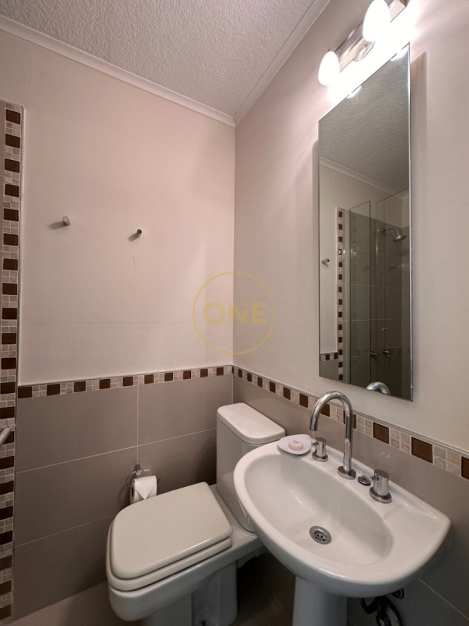 Apartamento ID.2225 - Hermoso apartamento en venta de 3 dormitorios y dependencia en Punta del Este.