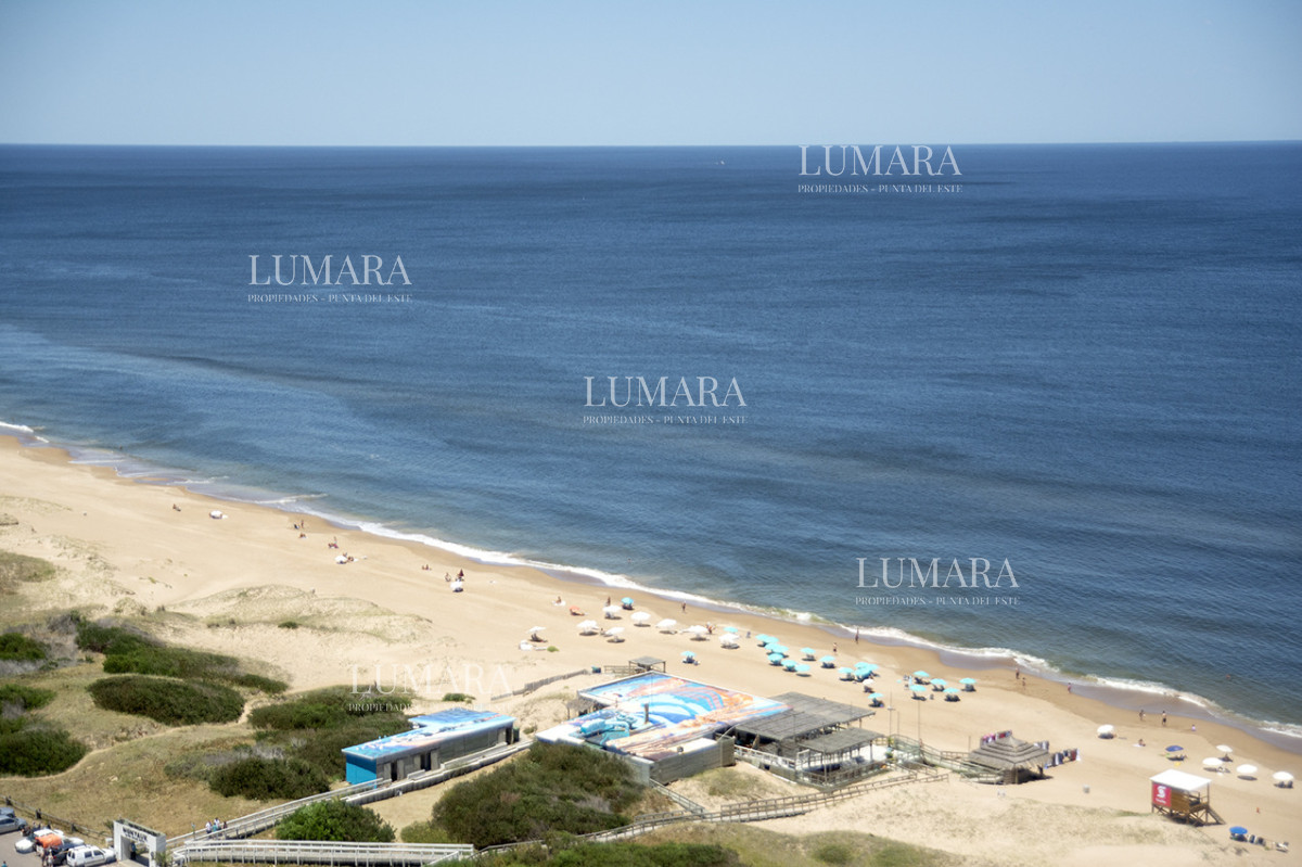 Apartamento ID.2845 - Espectacular planta en LE PARC III, Esquinero en venta